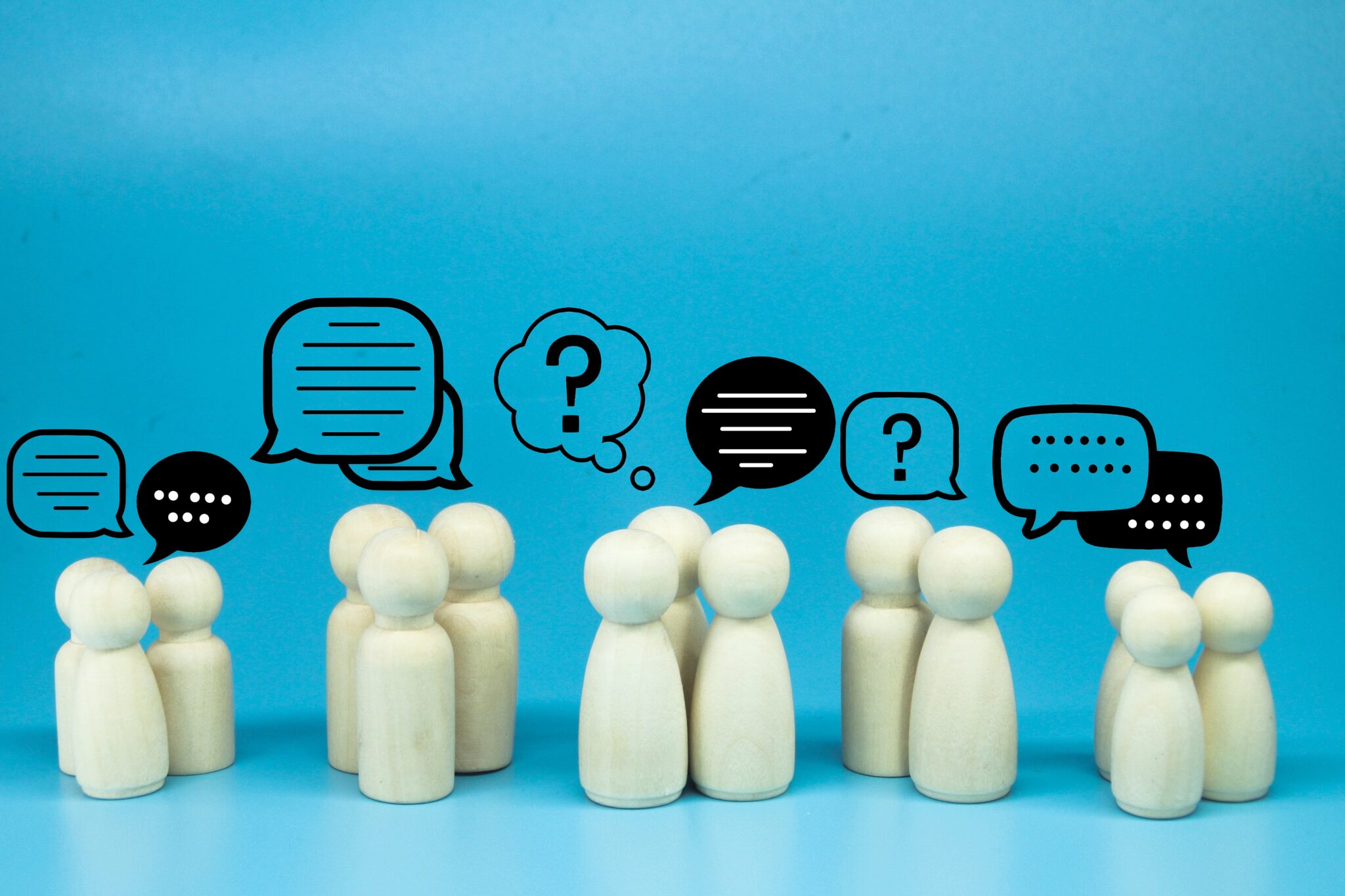 peg-doll-with-message-notification-icon-chat-social-media-icon